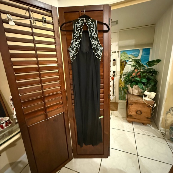 Scott McClintock Black and White Embroidered Maxi Dress - Picture 2 of 5